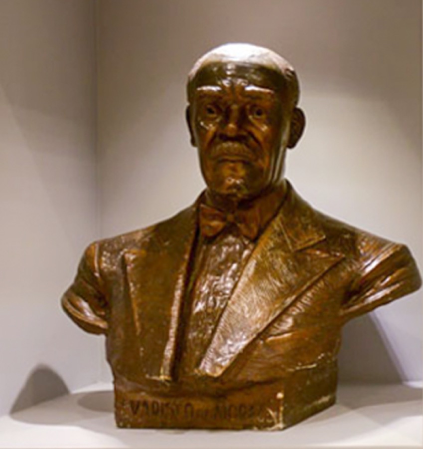 Busto de Evaristo de Moraes