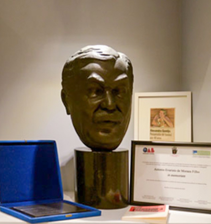 Busto de Antonio Evaristo de Moraes Filho
